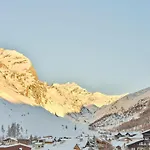 Airelles Hotel