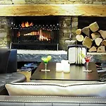 Airelles Hotel
