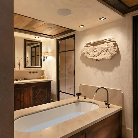 Hotel Airelles