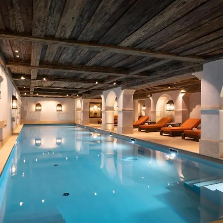 Airelles Hotel