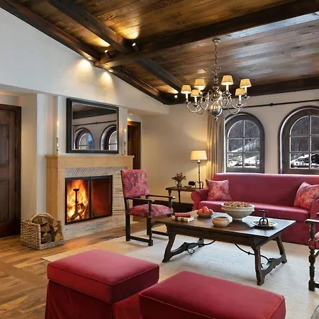 Airelles Hotel